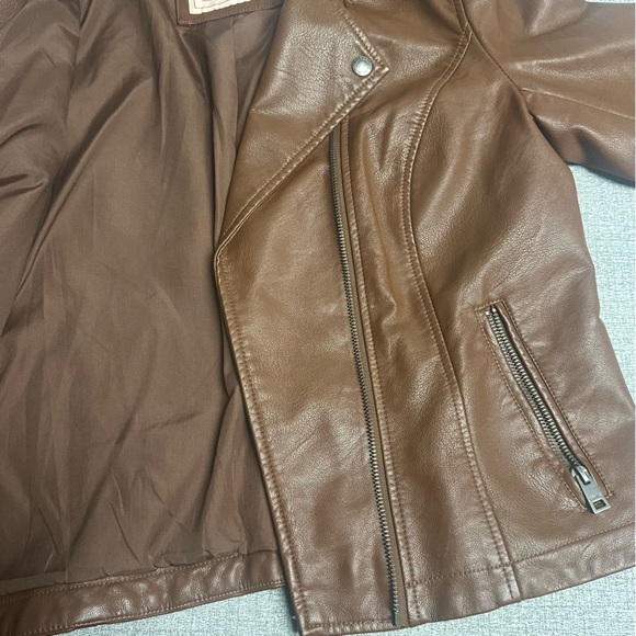 Levi's womens The Classic Faux Leather Moto Jacket - Picture 10 of 14